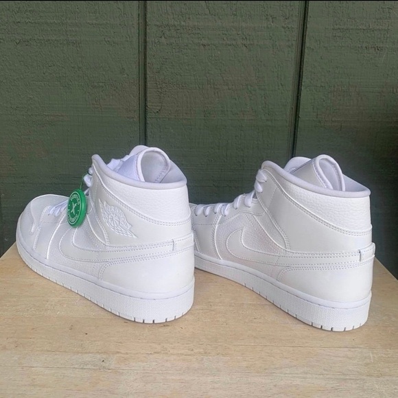 Air Jordan 1 Mid Triple White Patent Swoosh BQ6472-100 Women’s Size 11 Mens 9.5 - Picture 7 of 12